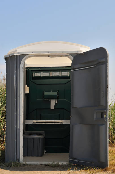 Best Emergency porta potty rental  in Maple Plain, MN